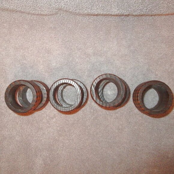 Vintage Round Wood Napkin Rings Holders Grooved Ribbed Fancy Veins 8X Lot MCM - Picture 3 of 4